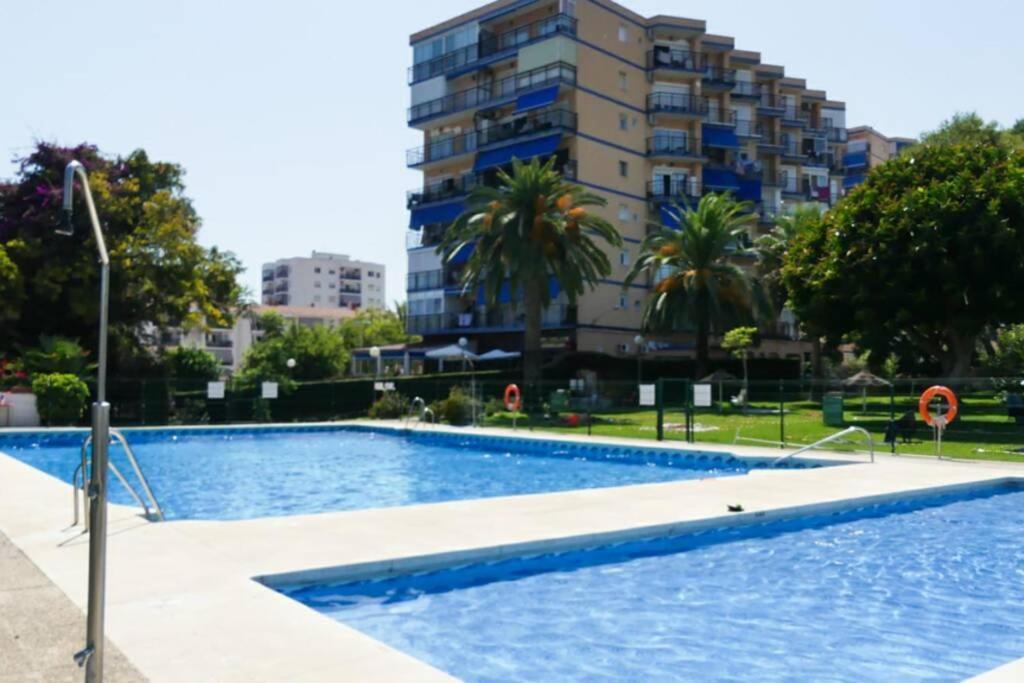 Holiday Rentals Piscina, Playa Parking A 5 Min Caminando Del Puerto De Benalmádena Exterior foto
